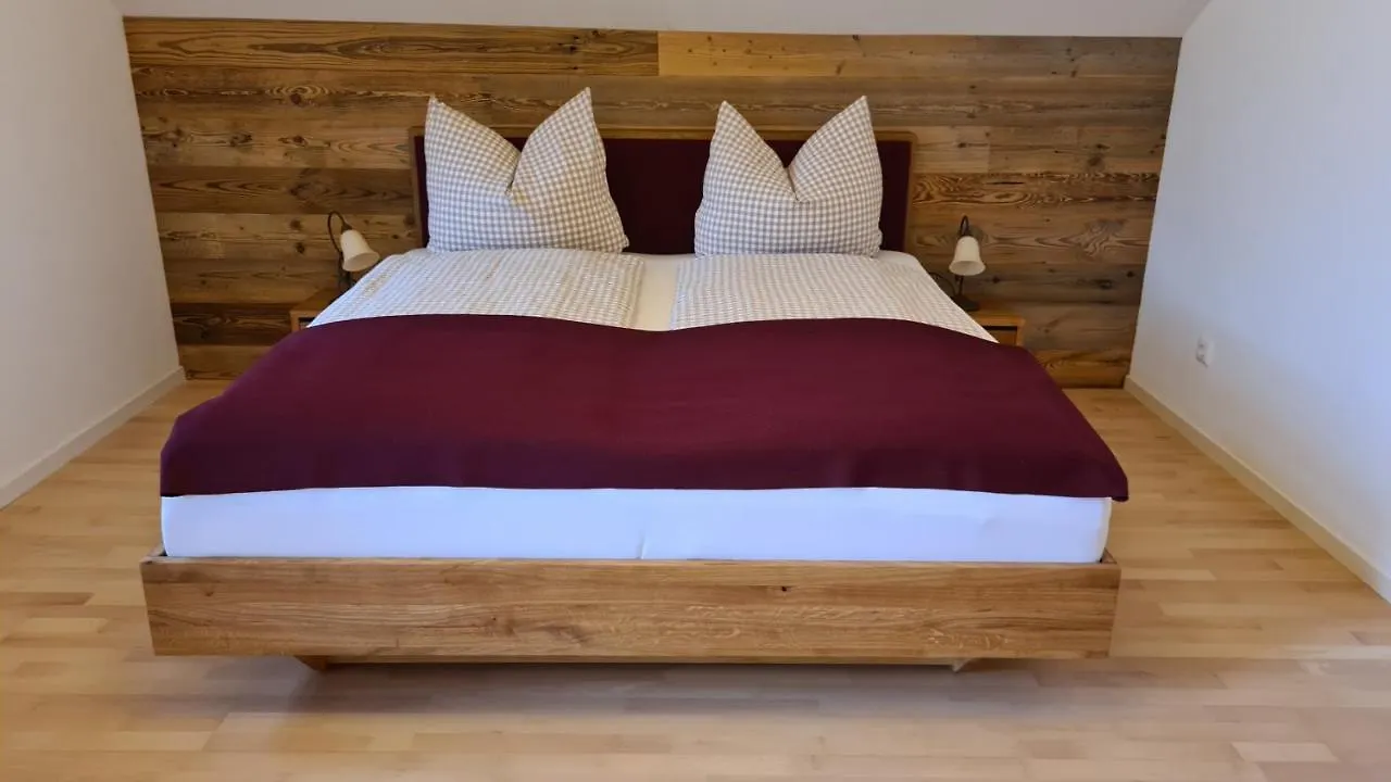 Apartment Bunter Hirsch Ferienwohnung Im Garmischer Zentrum