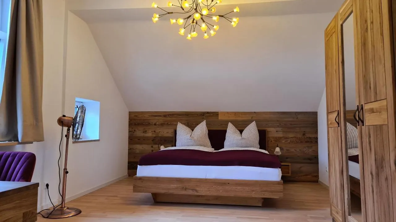 Bunter Hirsch Ferienwohnung Im Garmischer Zentrum Apartment Garmisch-Partenkirchen