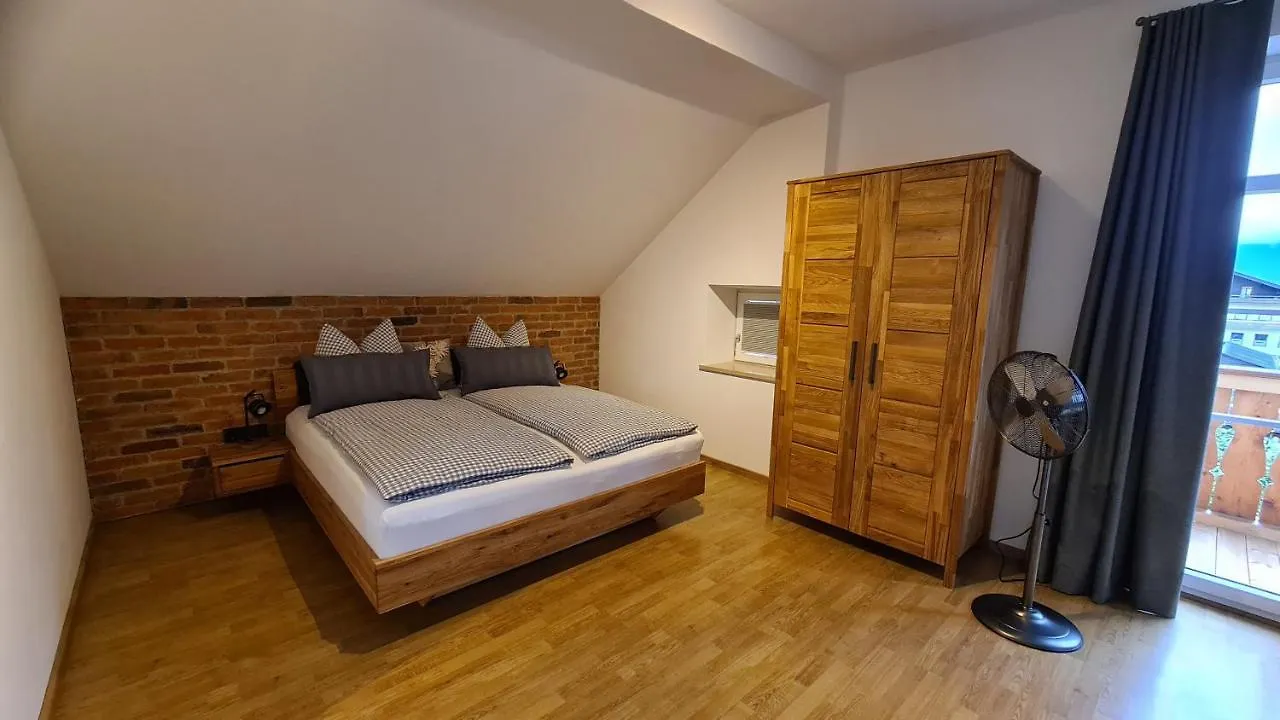 Bunter Hirsch Ferienwohnung Im Garmischer Zentrum 0*, Garmisch-Partenkirchen Germany