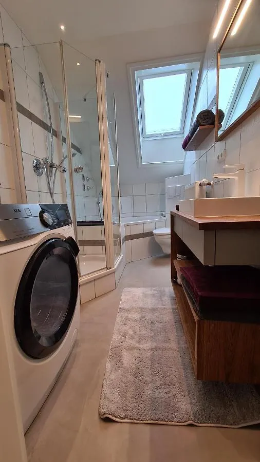 Bunter Hirsch Ferienwohnung Im Garmischer Zentrum Germany